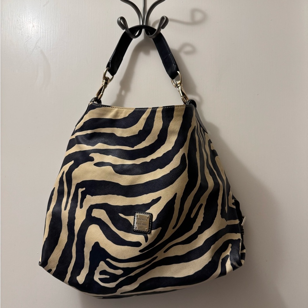 Dooney& Bourke Zebra Tote 🖤🤍❤️